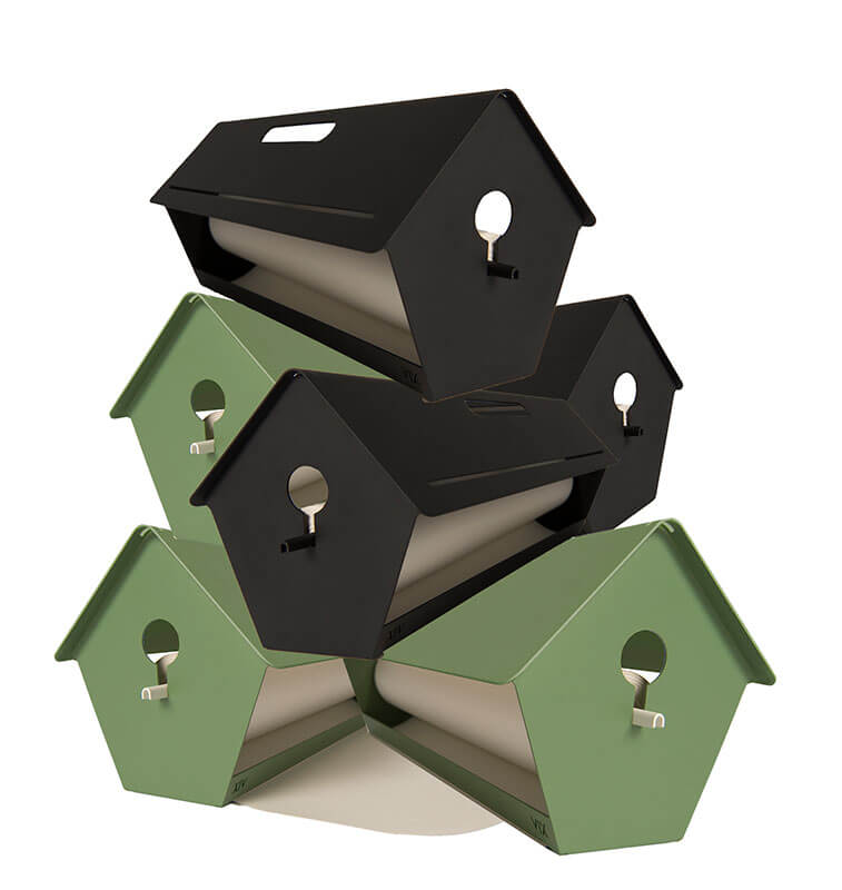 Papierrollenhalter – ein Vogelhaus mit einer Papierrolle