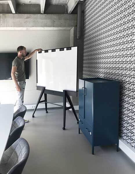 UIL scrumboard: Stijlvol verrijdbaar whiteboard, uniek en slim. Circulair