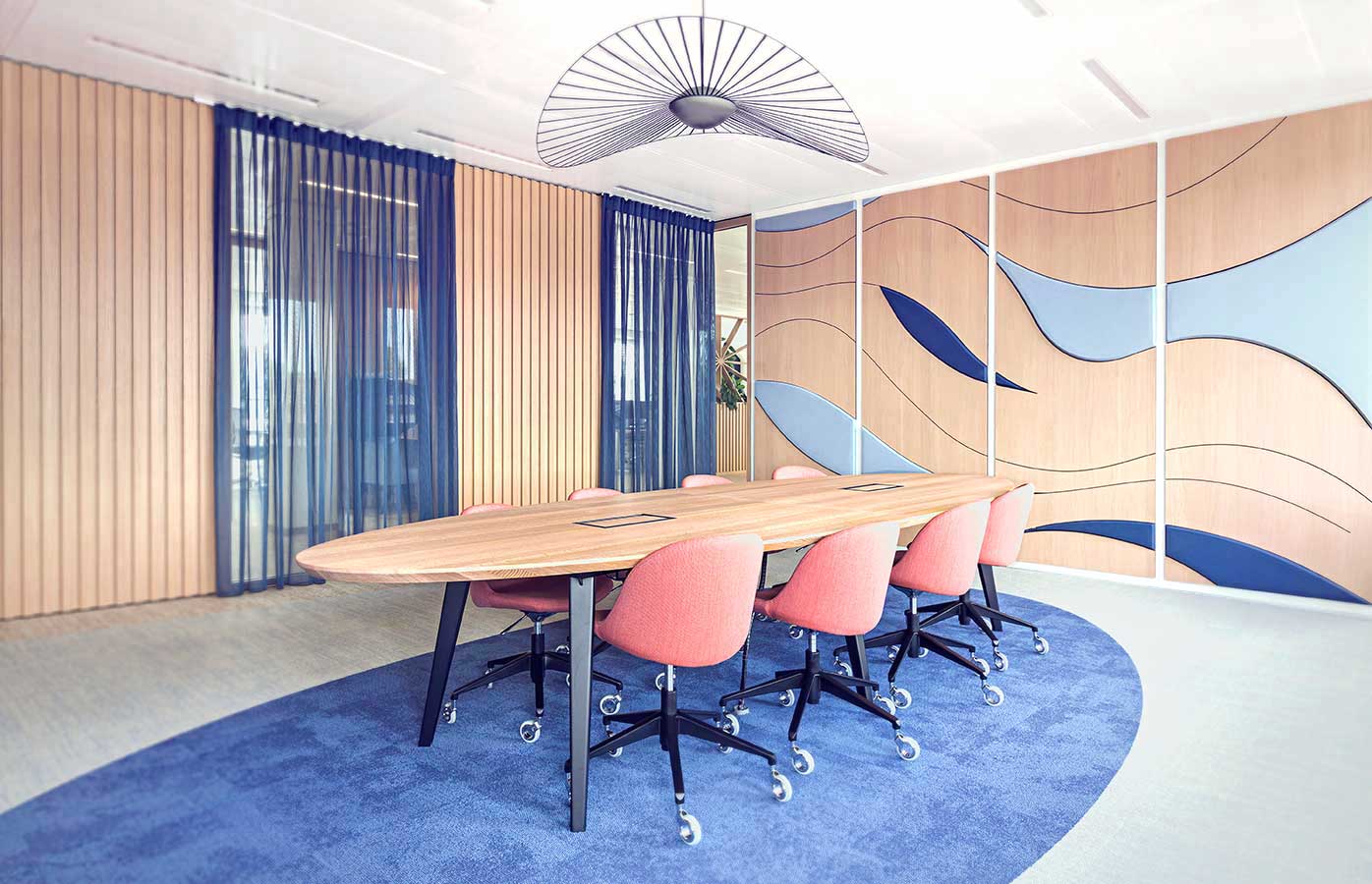 VIX interieurontwerp | een boardroom ontwerp die indruk maakt en toch vriendelijk oogt & aanvoelt
