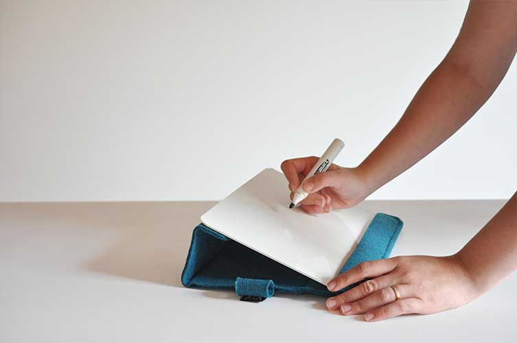 hand-whiteboard-notitieblok ; tragbares-Whiteboard-Notizblock