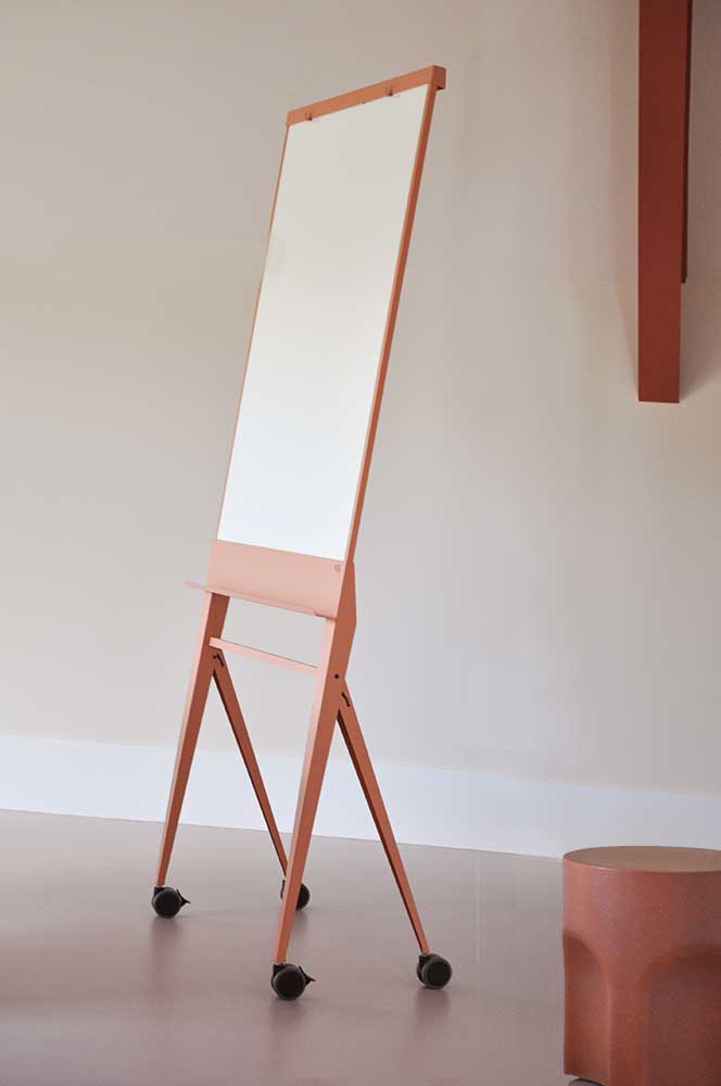 • Design-Flipchart | Flipchart mit magnetischem Whiteboard | lachsfarben