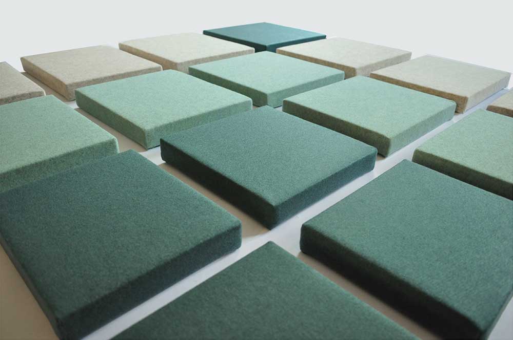 KIEZEL akoestische wandpanelen zijn ontworpen met ritmische herhalingen en maatverhoudingen die geïnspireerd zijn op natuurlijke patronen