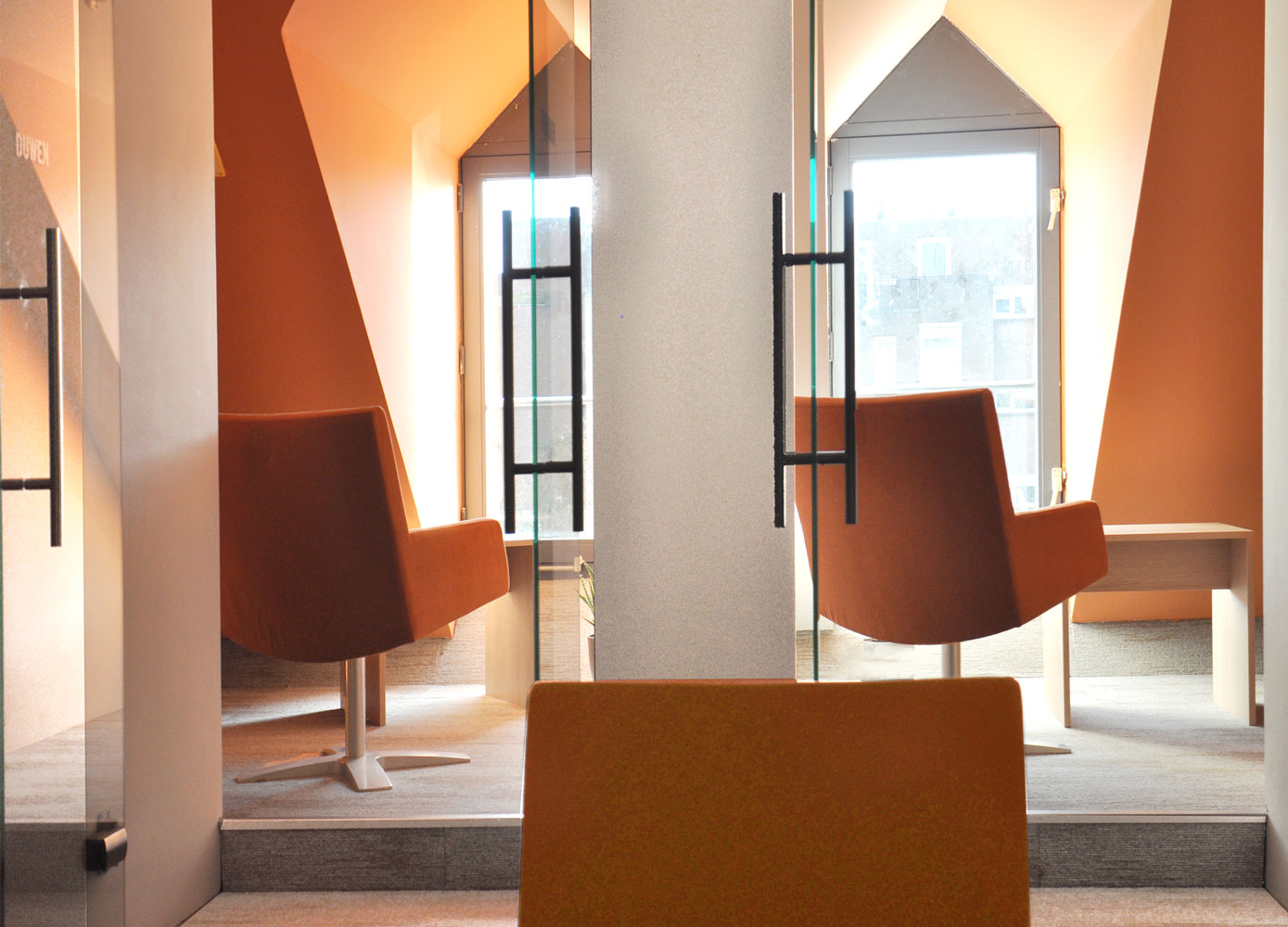 interieur met een sterke identiteit | Humanistisch Verbond door StudioVIX