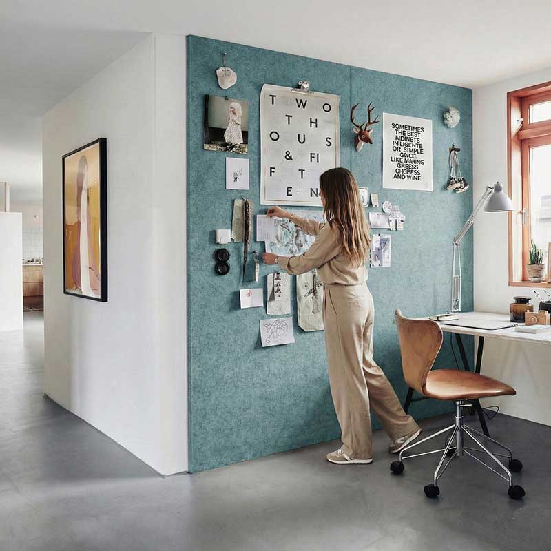 Akoestisch prikbord wand van vilt blauw StudioVIX