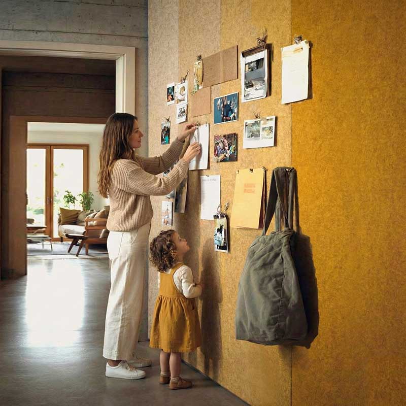 akoestisch prikbord wand van vilt voor in de gang